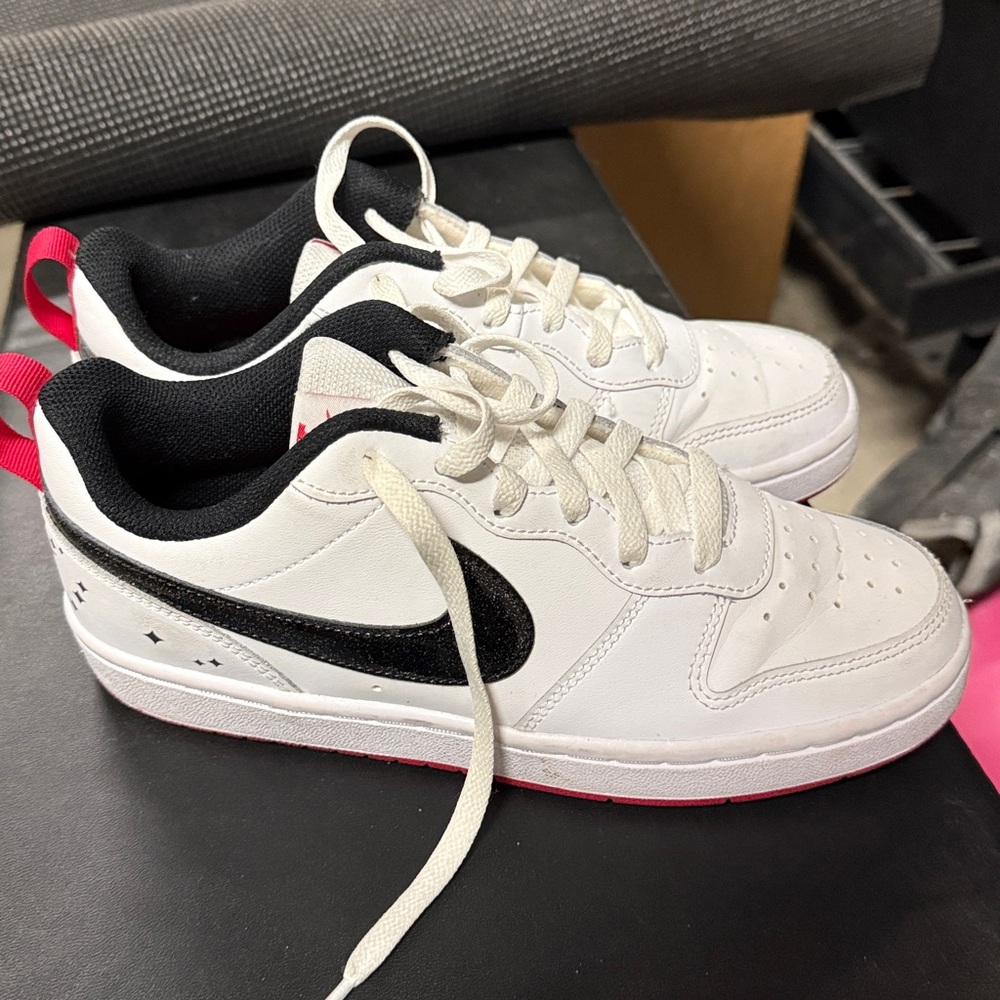 Nike Kids Shoes White and Black Court Bourough